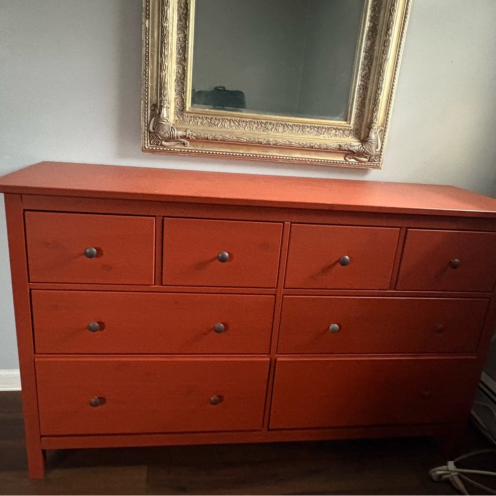 Beautiful dresser, mirror and jewelry stand/mirror